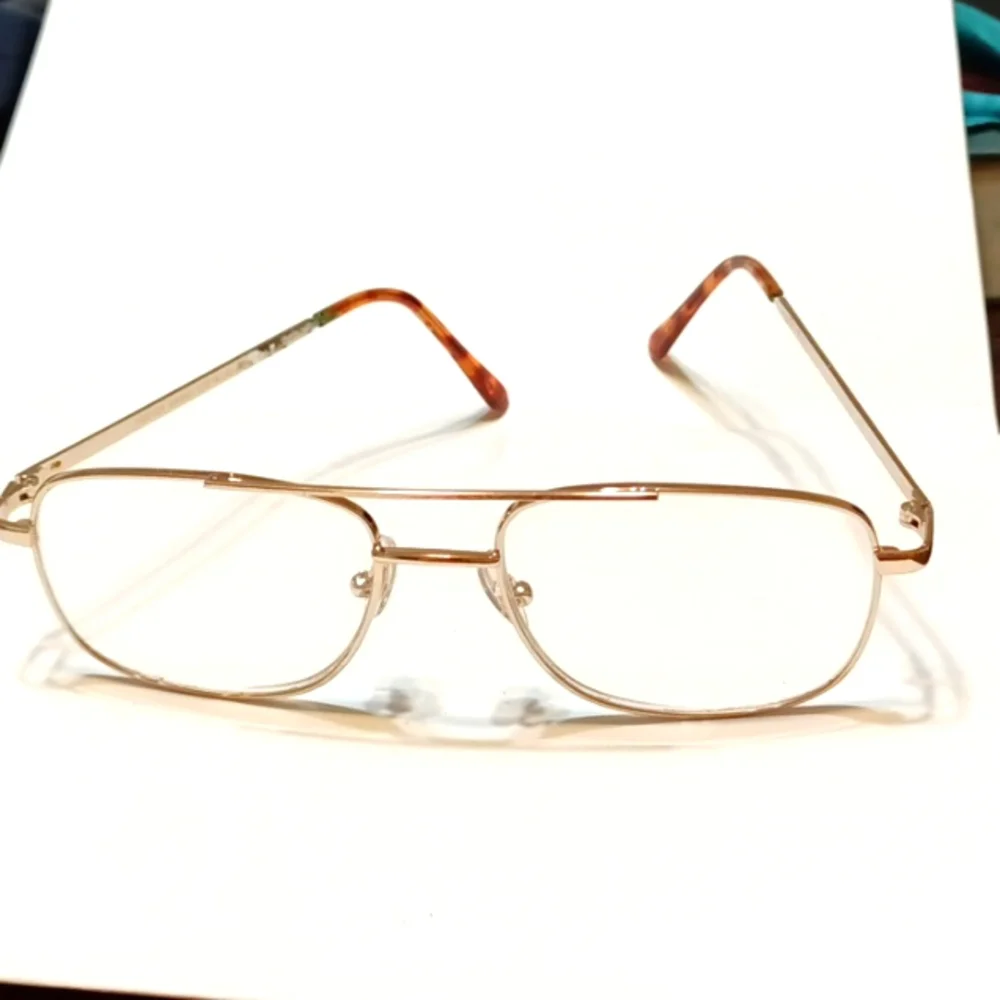 Foster Grant Aviator Style Magnifier Reading Glasses Frame Columbia storage case
